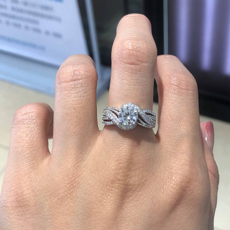 满钻扭臂Women's RingS925银镀白金定制选款主石Moissanite1.2ct/副石高碳钻